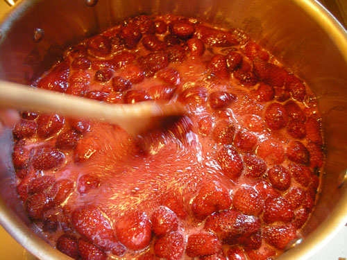 Boiling the jam